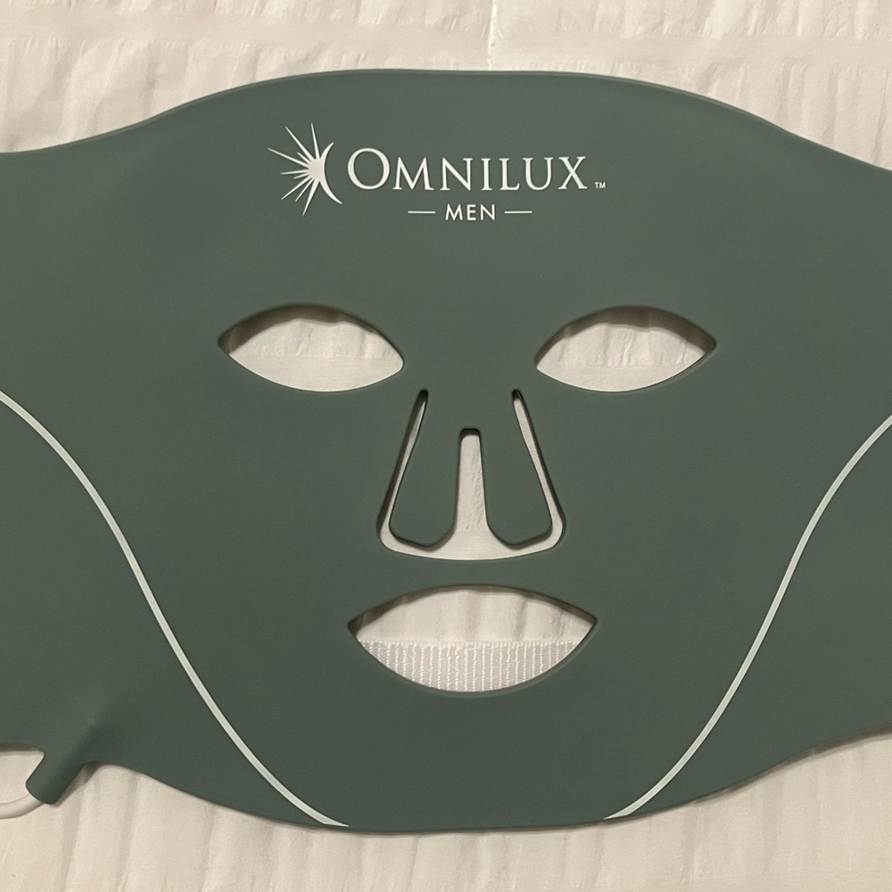 Omnilux Men LED Facial Mask in Teal - Picture 4 of 7